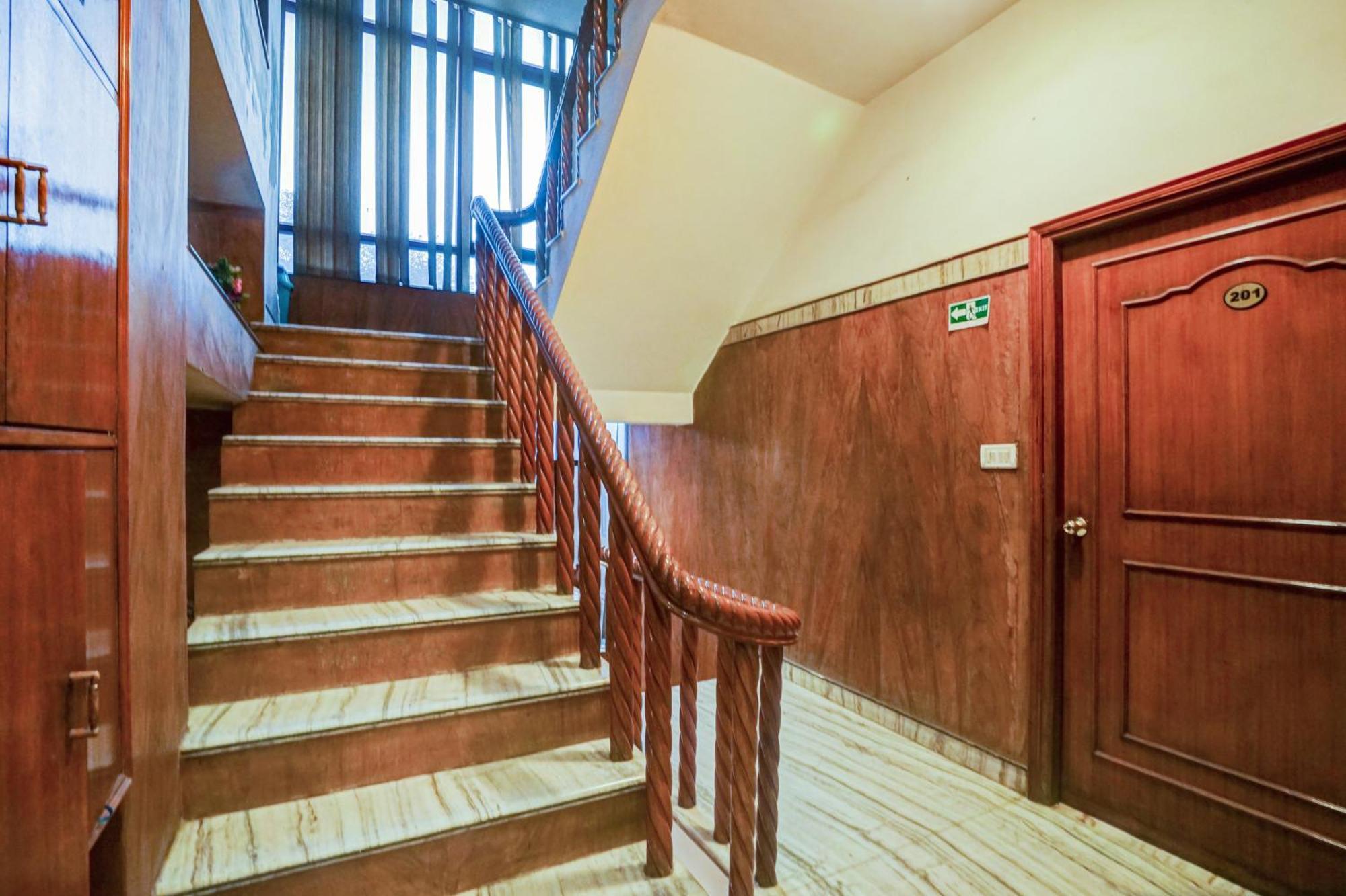Super Hotel O Sansarchandra Road Formerly Luna Rosa ジャイプール エクステリア 写真