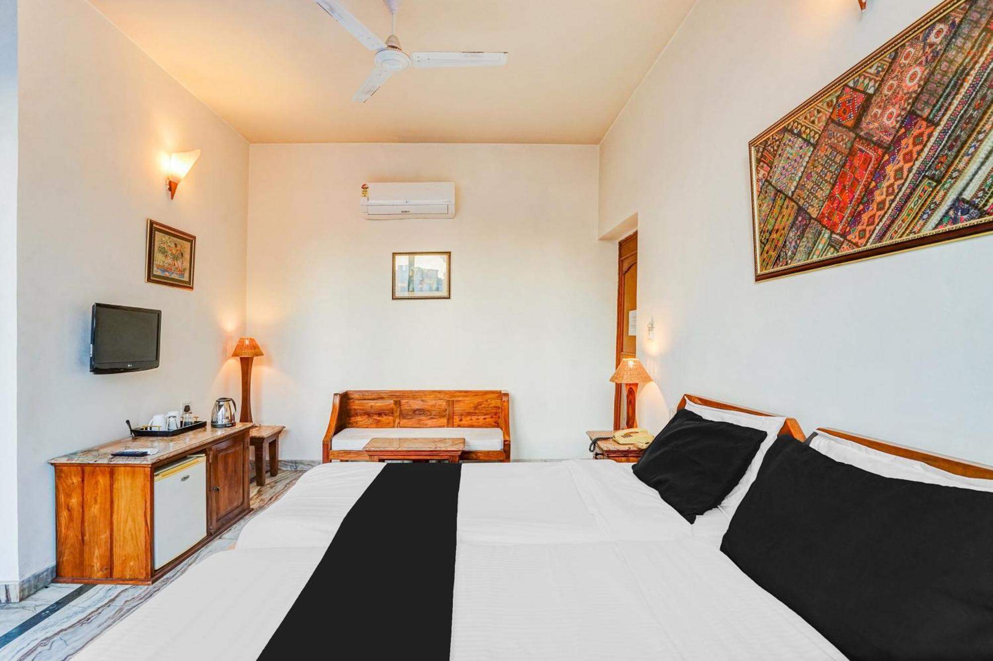 Super Hotel O Sansarchandra Road Formerly Luna Rosa ジャイプール エクステリア 写真